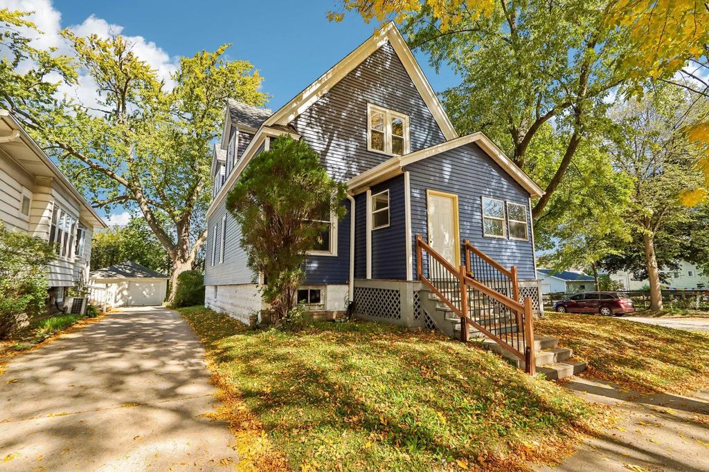 5902 W Park Hill Ave, Milwaukee