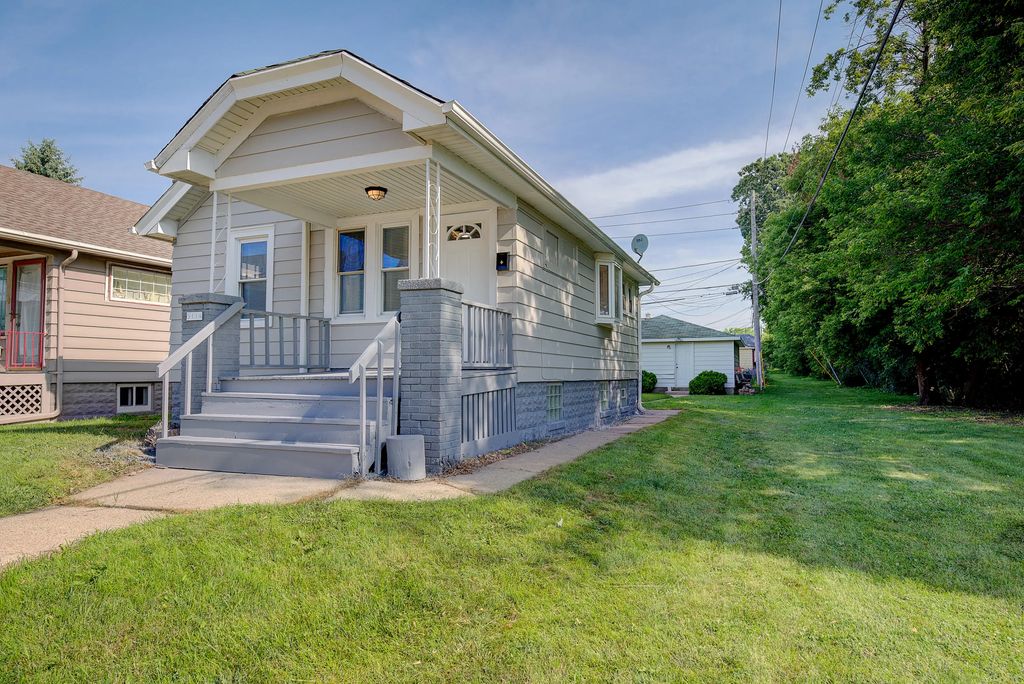 5114 W Burnham St, West Milwaukee