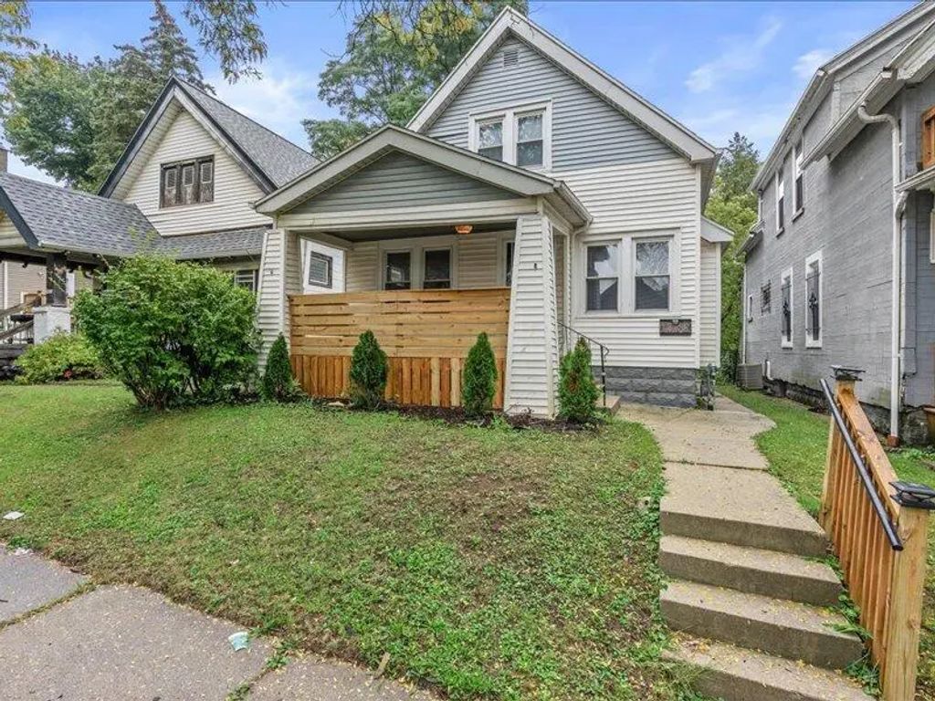 3408 N 11th St, Milwaukee