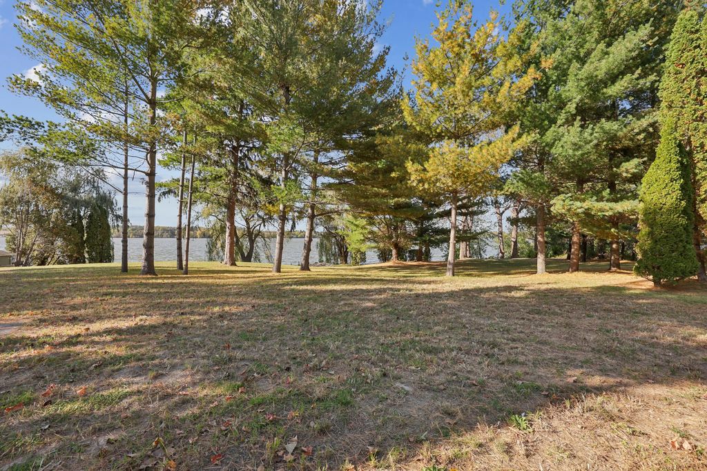 W10904 Glen Dr, Westford