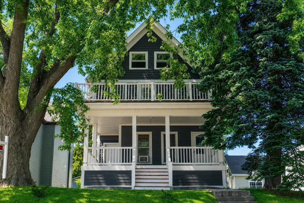 513 N Harrison St, Port Washington