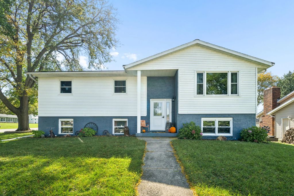 1201 Grove St, Beaver Dam