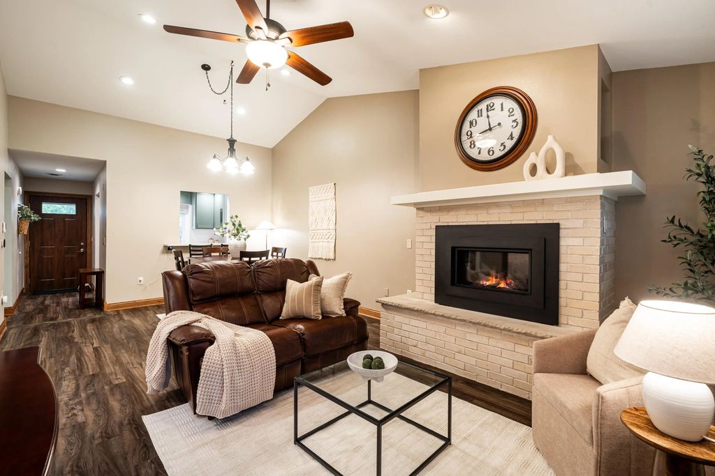 W68n919 Washington Ave, Cedarburg
