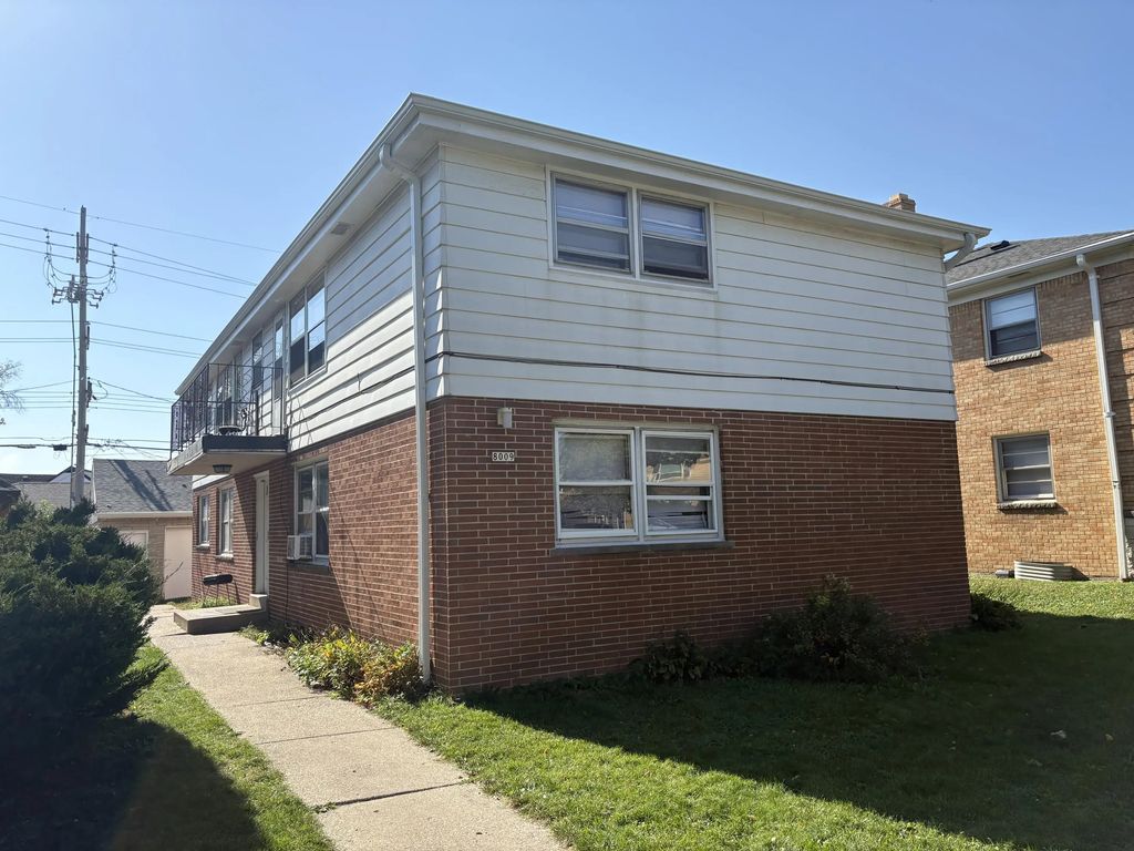 8009 W Hampton Ave, Milwaukee