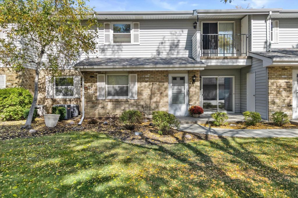 1041 Prairie Dr 102, Mount Pleasant