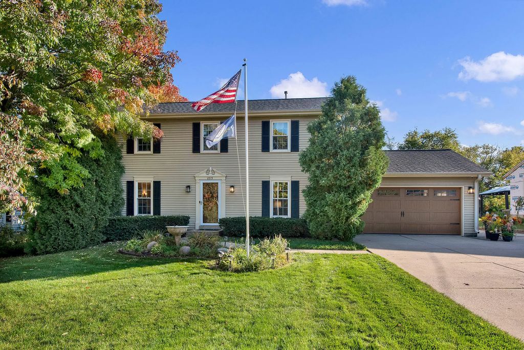 2215 W Mangold Ave, Milwaukee