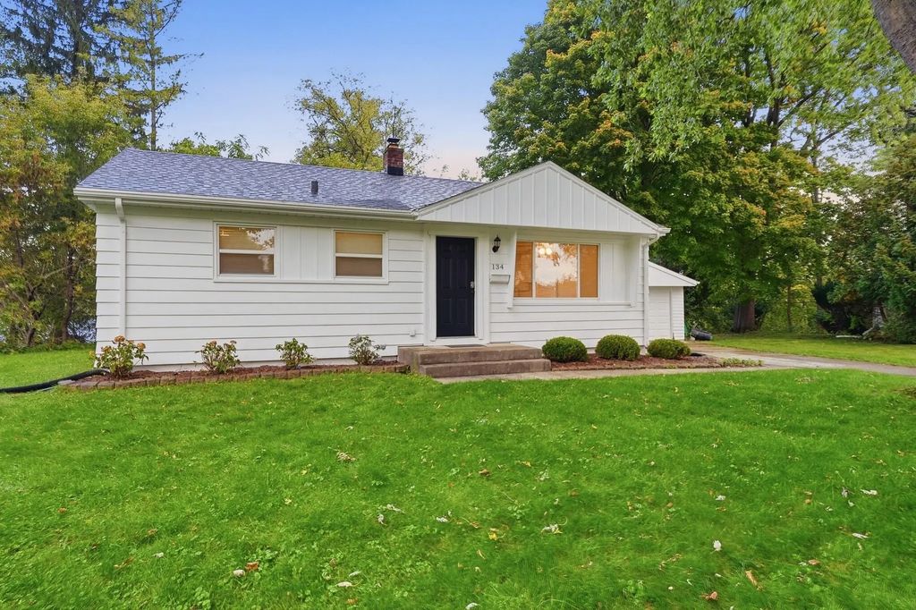 134 N Orchard St, Thiensville