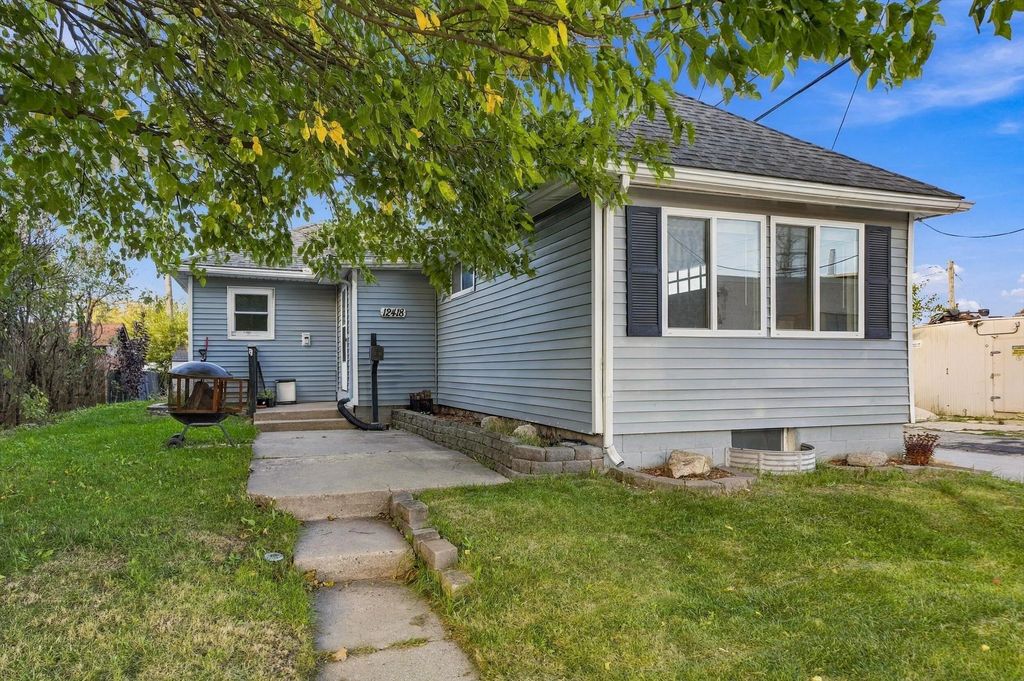 12418 W Fairmont Ave, Butler