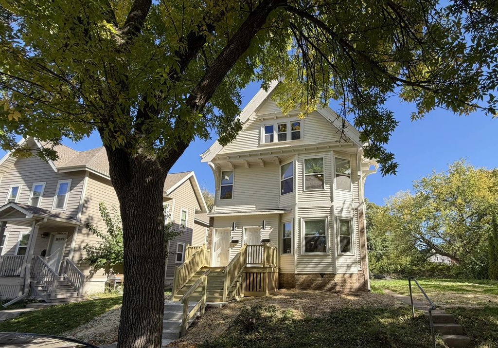 2360 N Dr William Finlayson St 2362, Milwaukee