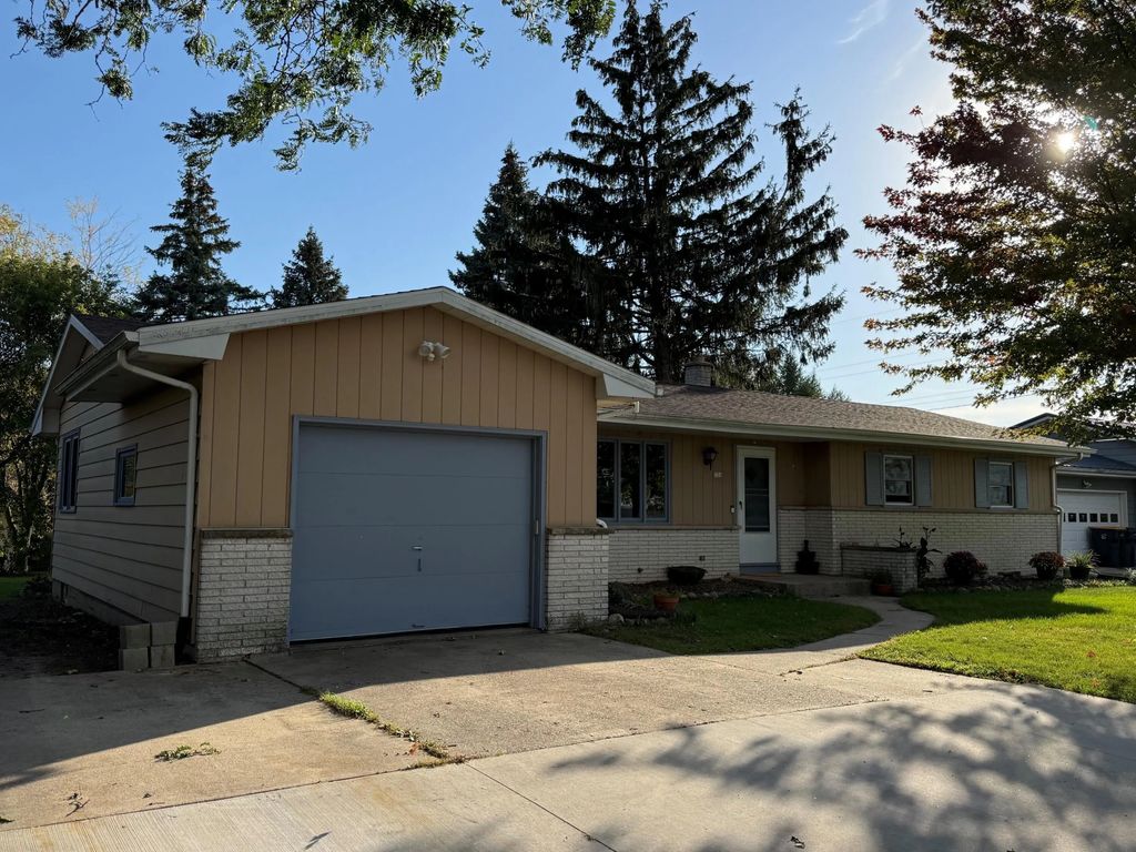 720 Grand Ave, Random Lake