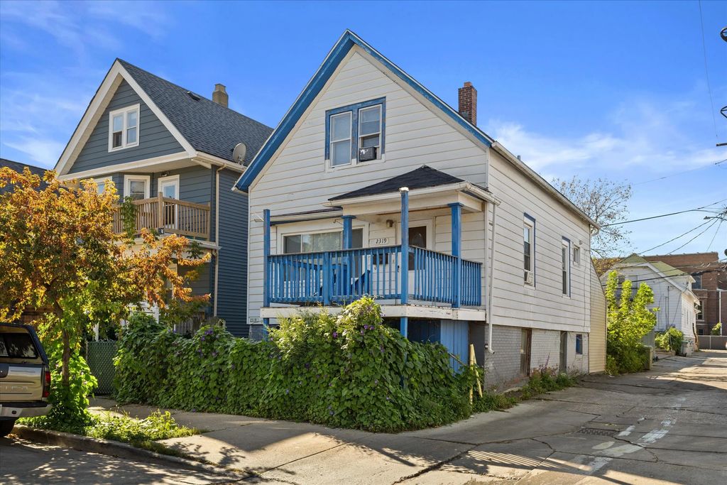 2319 S 17th St, Milwaukee