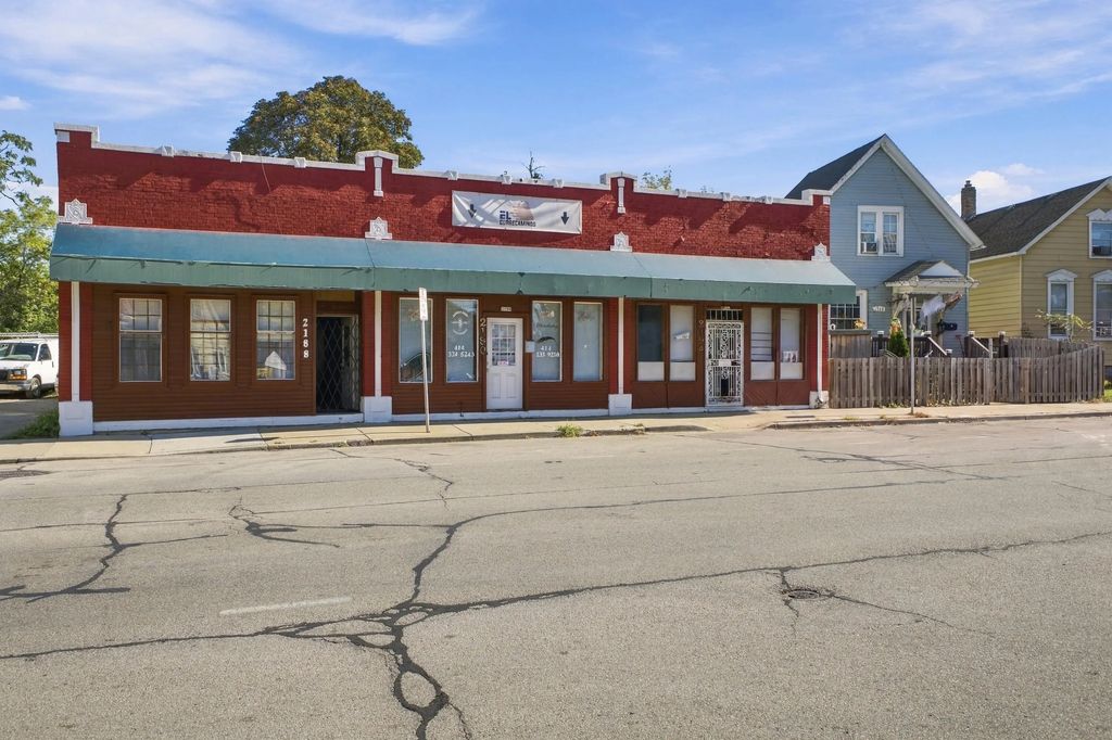2194 S Muskego Ave, Milwaukee