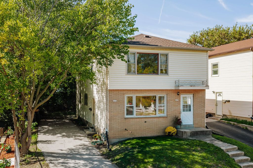 1631 S 94th Pl, West Allis