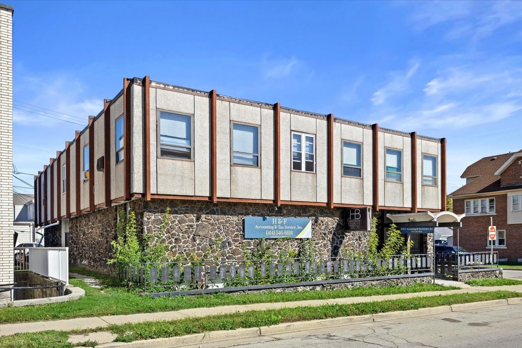 6900 W Lincoln Ave, West Allis