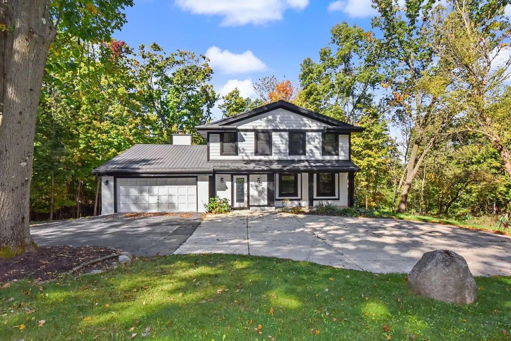 N2781 Wildwood Dr, Geneva