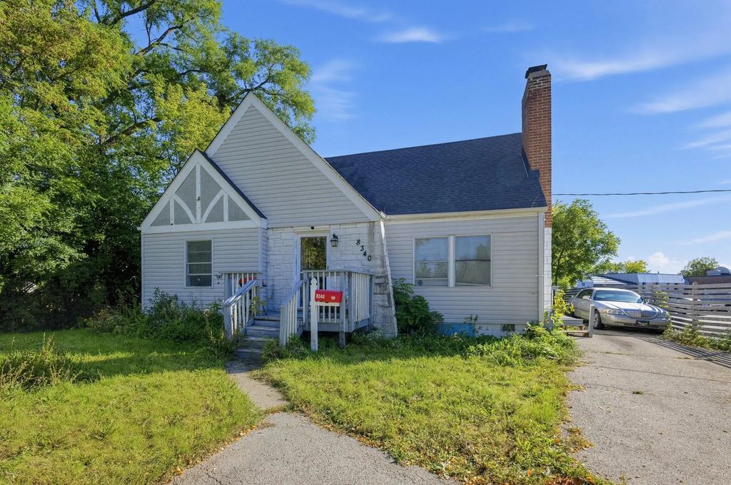 8340 W Fond Du Lac Ave, Milwaukee