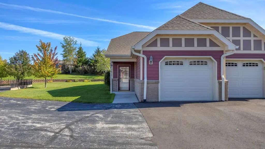 606 Danube Ct 8, Sheboygan Falls