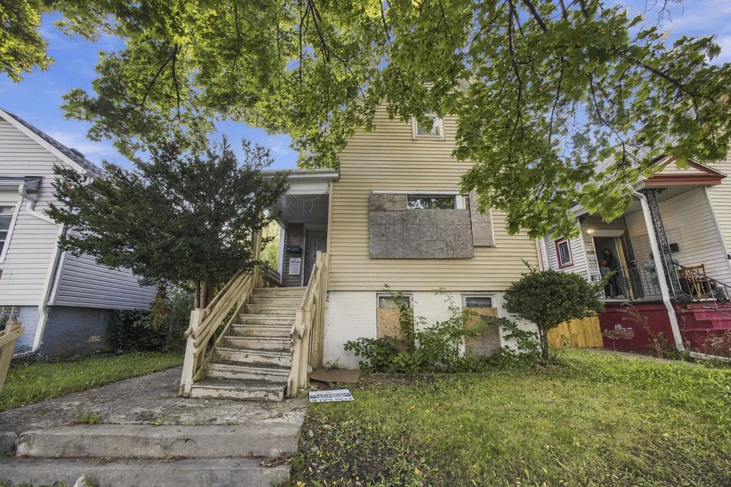 3521 N 8th St, Milwaukee