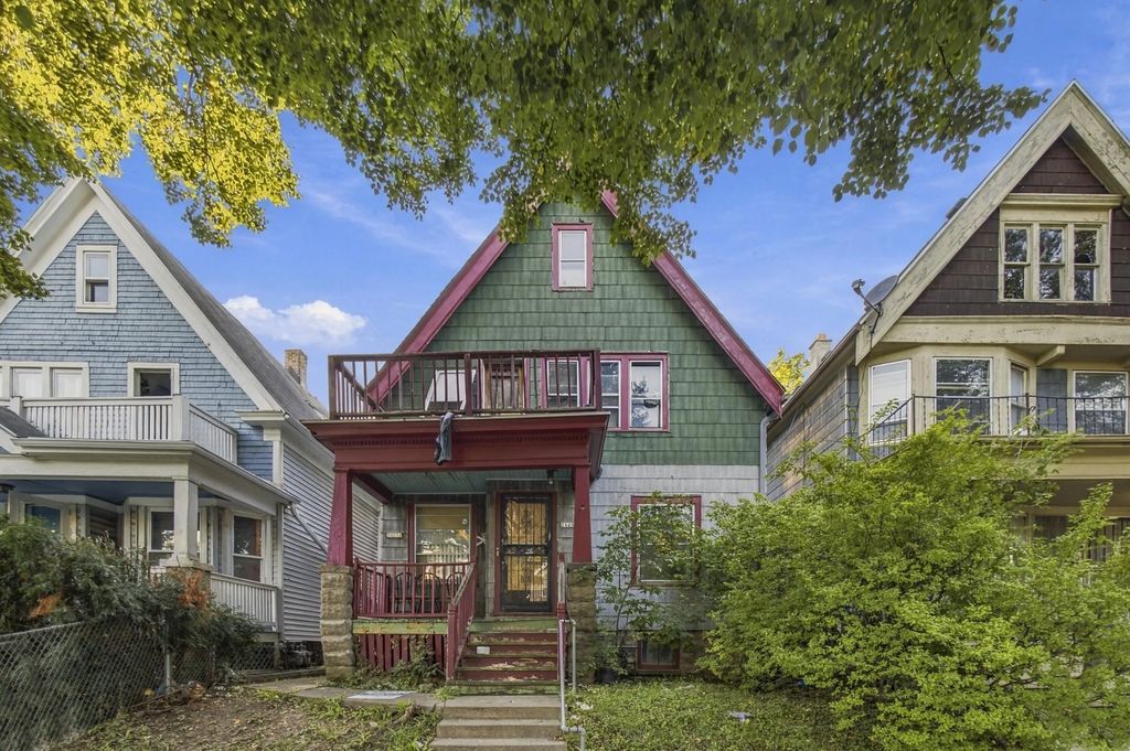 2625 N 37th St, Milwaukee
