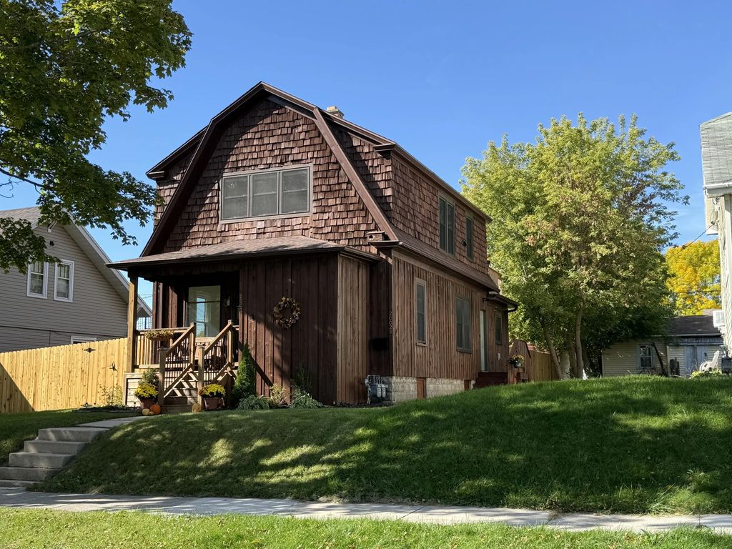 2002 N 20th St, Sheboygan