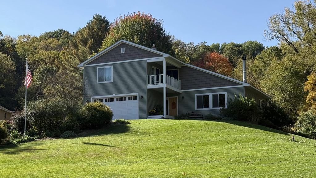 N5915 Park Dr, Onalaska