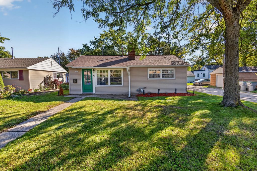 3120 N 84th St, Milwaukee