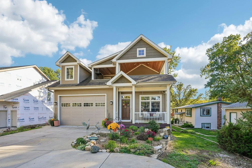 N20 W29987 W Glen Cove Rd, Delafield