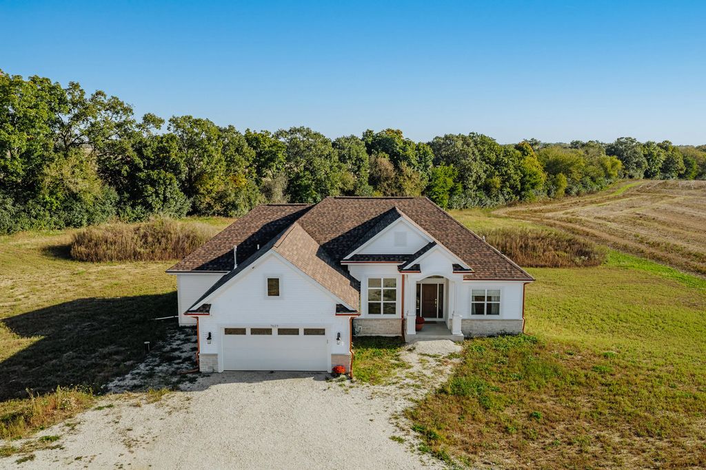 7629 Northwest Hwy, Waterford