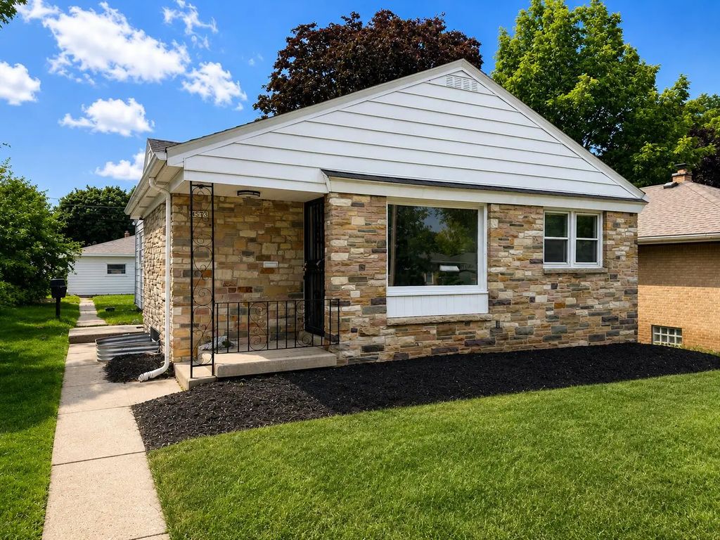 4533 N 73rd St, Milwaukee