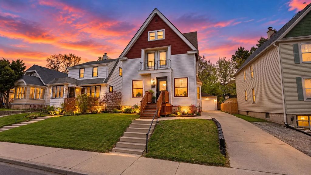 3743 W Miller Ln, Milwaukee