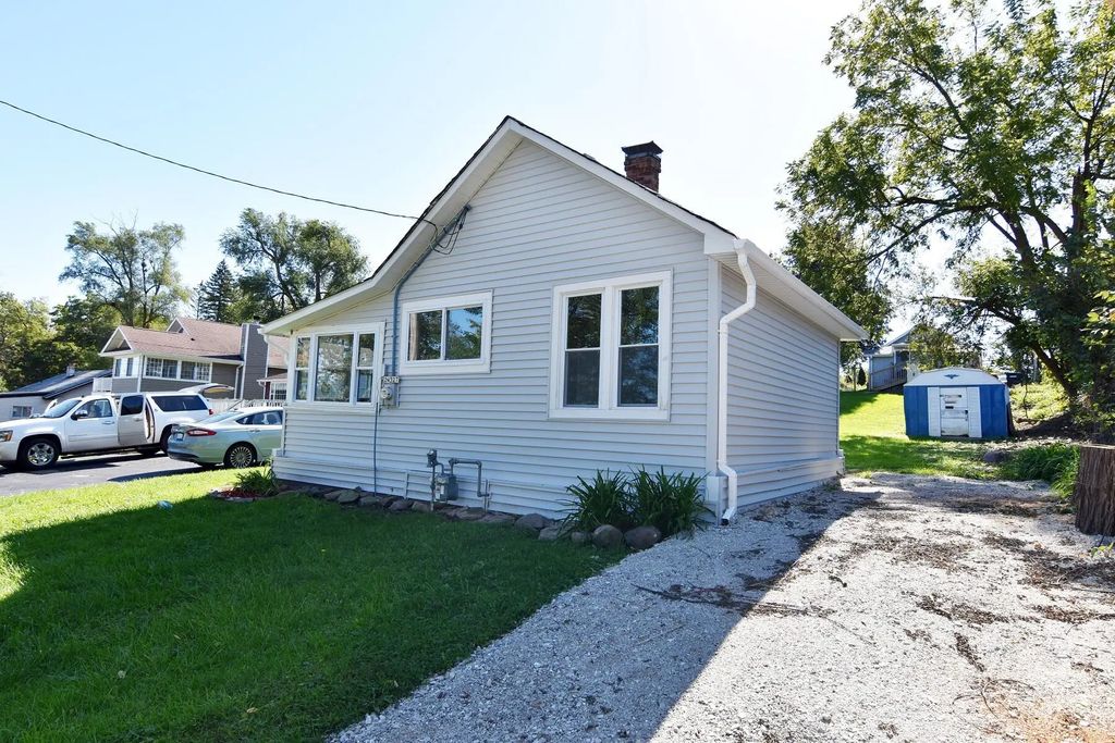 24327 74th St, Paddock Lake