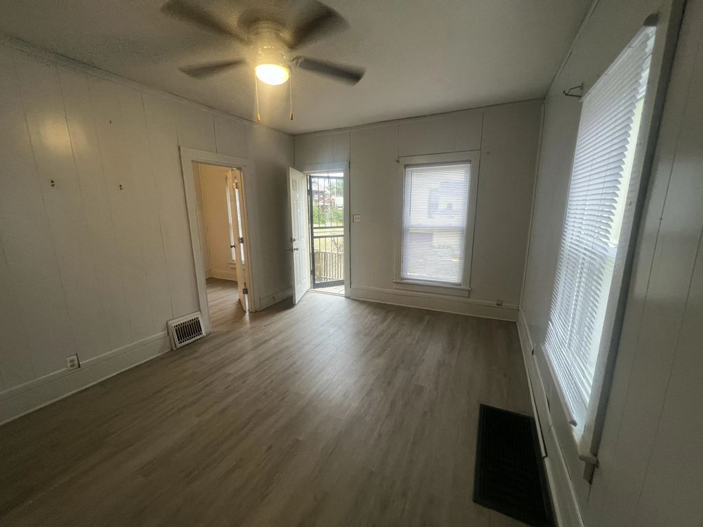 2439a N Dr William Finlayson St, Milwaukee