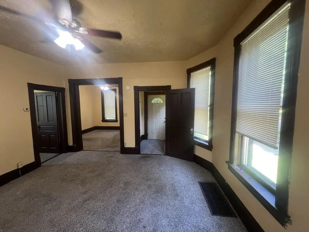 2441 N Dr William Finlayson St, Milwaukee