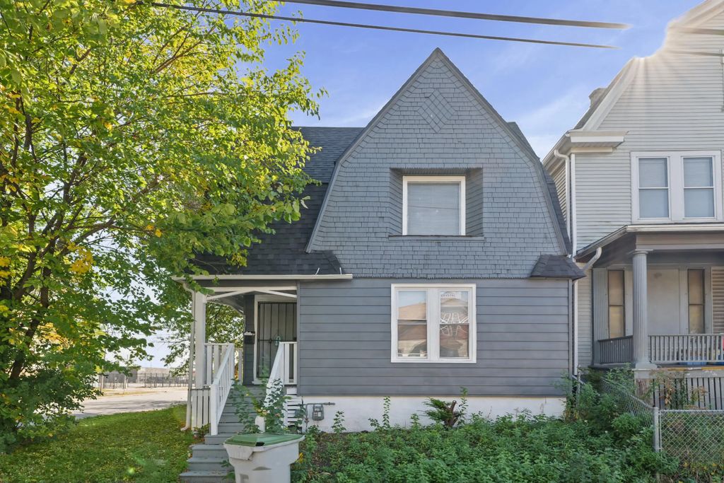 3701 W Kilbourn Ave, Milwaukee