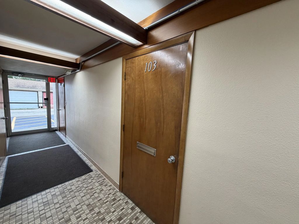 7533 22nd Ave 103, Kenosha