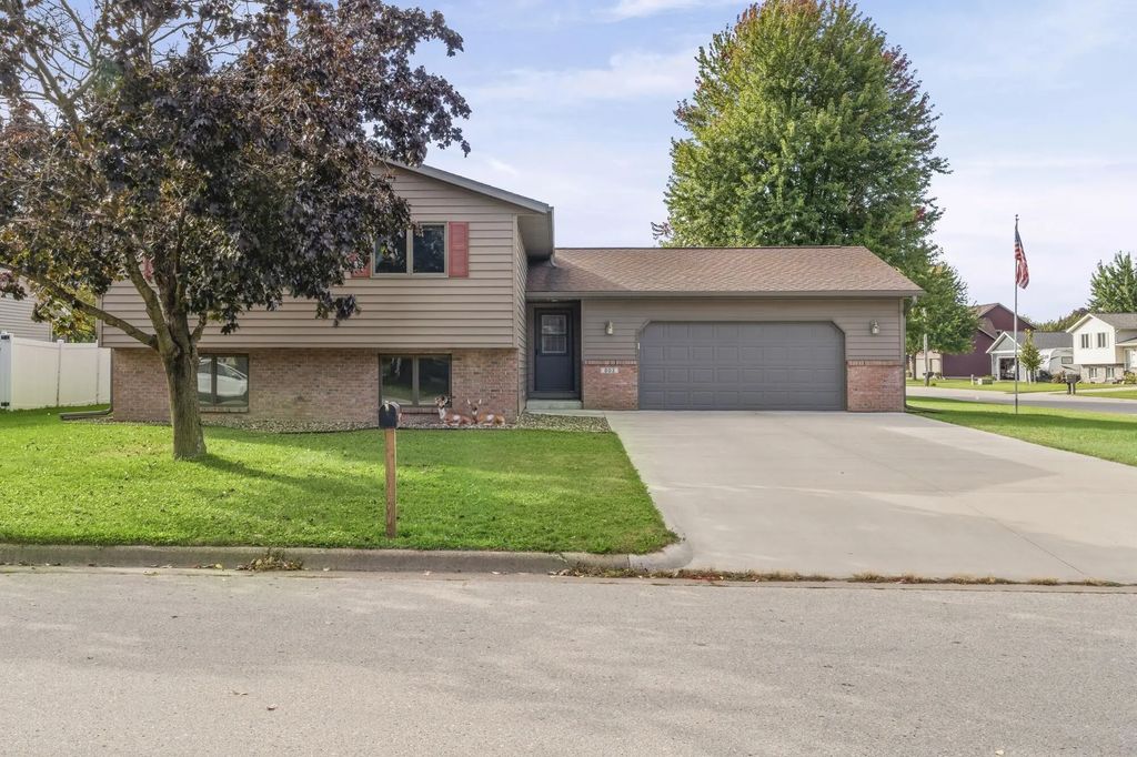 802 Laurel Pl E, Holmen