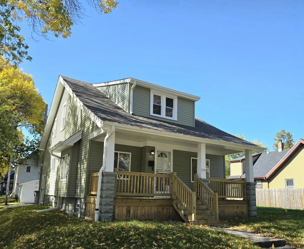 3203 N 33rd St, Milwaukee