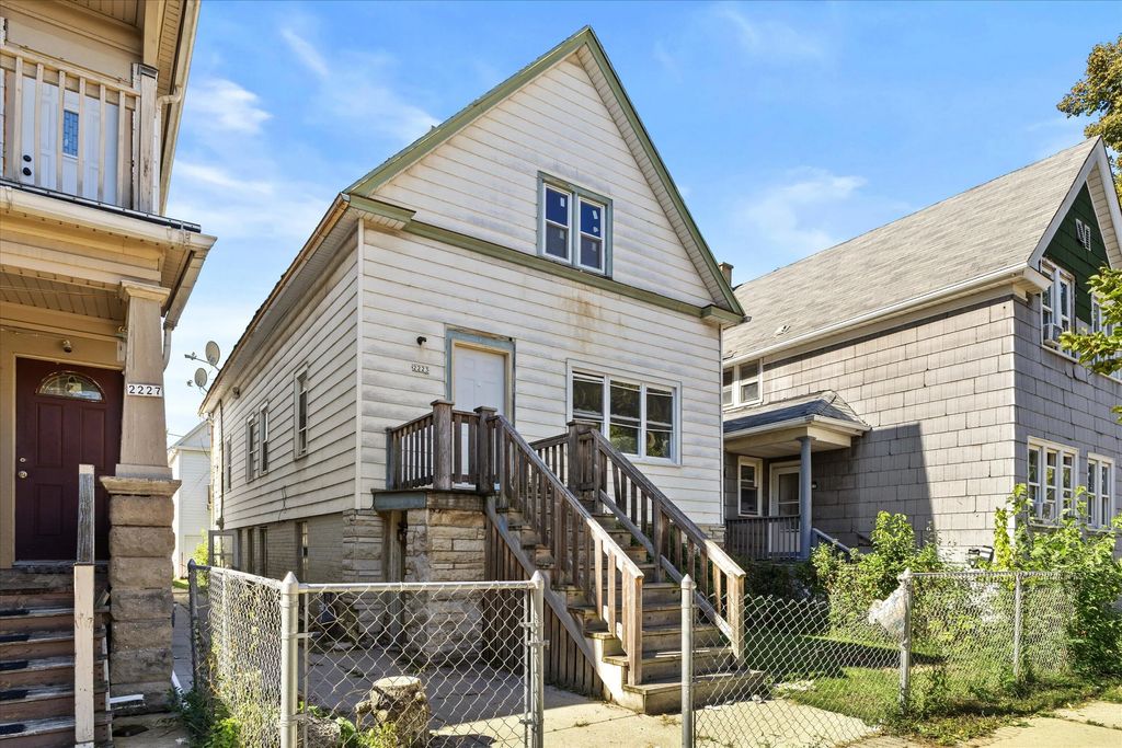 2223 S 19th St 2225, Milwaukee