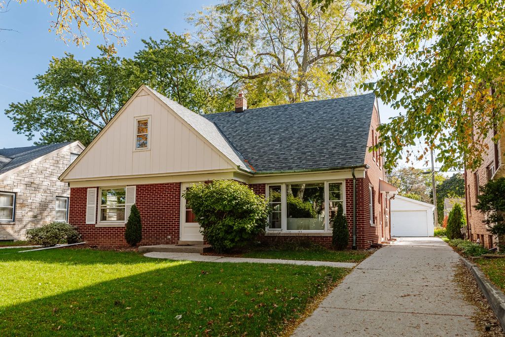 3430 N 93rd St, Milwaukee