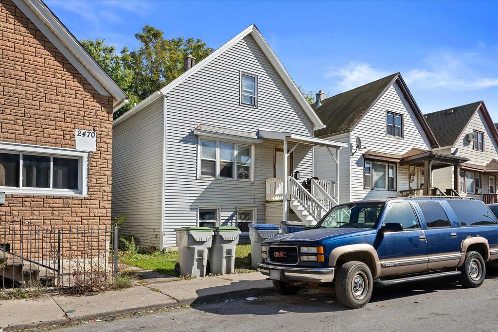 2474 S 5th Pl, Milwaukee