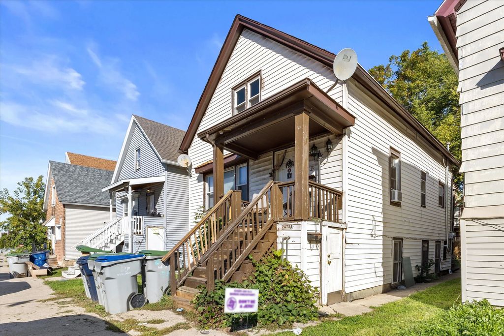 2478 S 5th Pl, Milwaukee