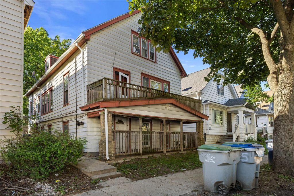 2479 S 5th St, Milwaukee