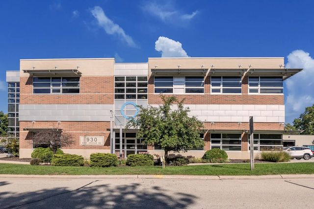 930 Armour Rd, Oconomowoc