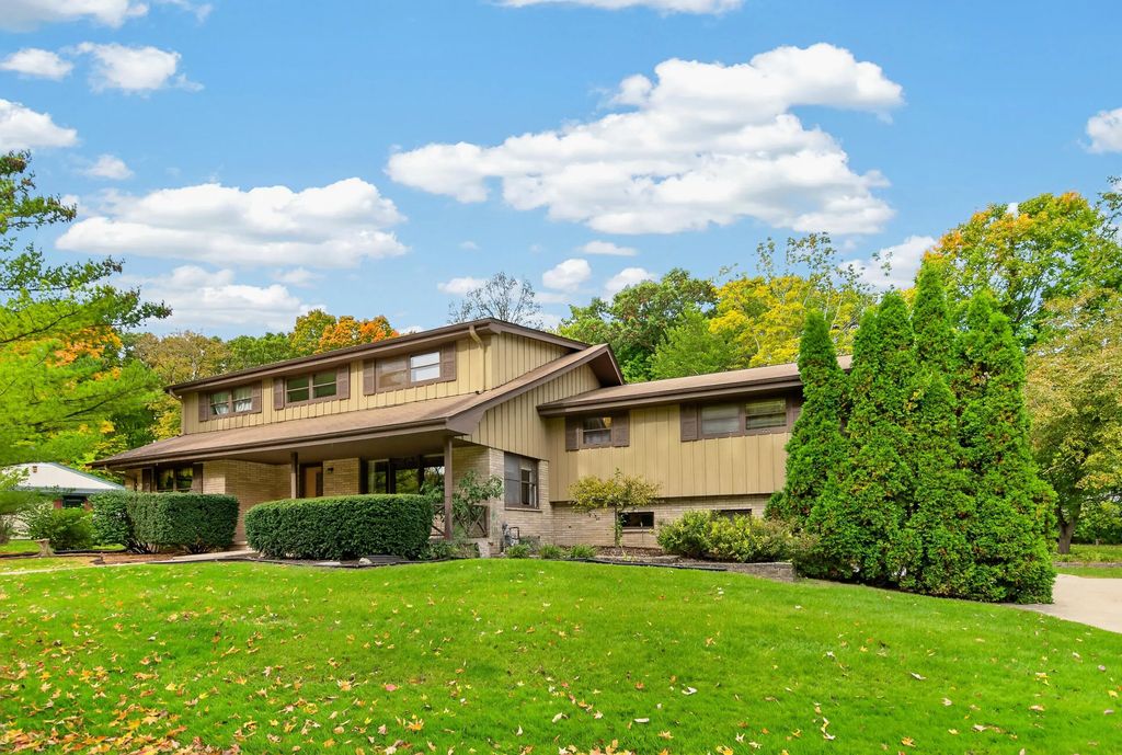 14920 W Olivia Ln, New Berlin