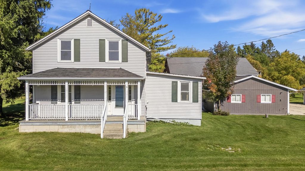 1854 Washington Ave, Cedarburg