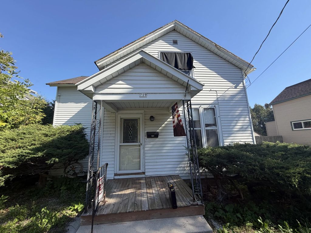 719 S 22nd St, Manitowoc