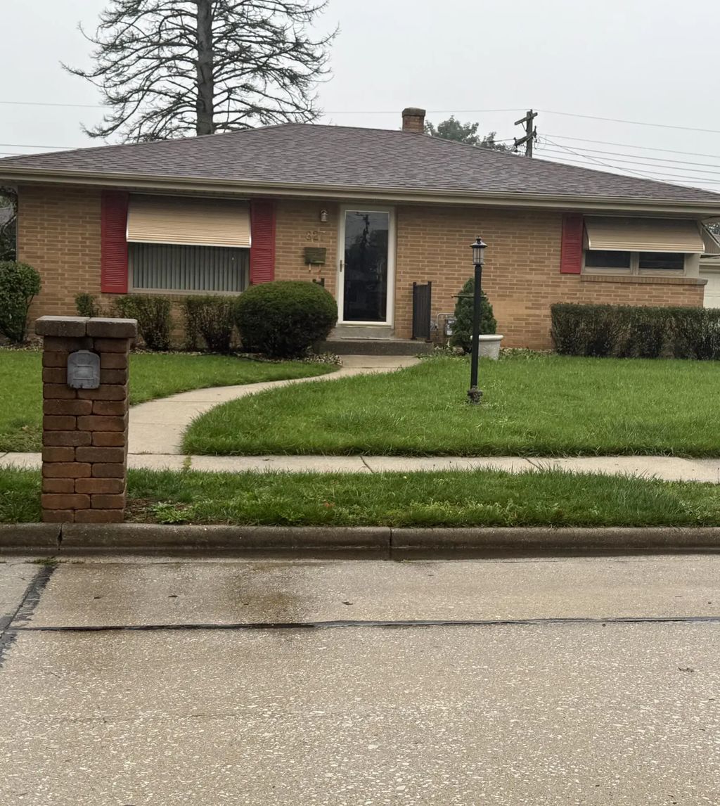 827 Coronada Dr, Racine