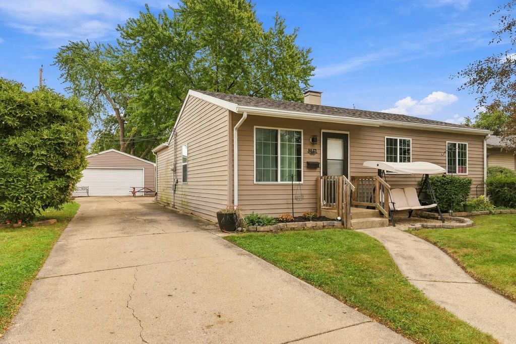 8523 21st Ave, Kenosha