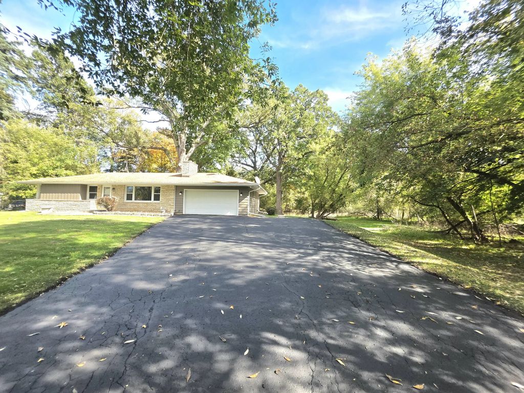 2800 S 124th St, West Allis