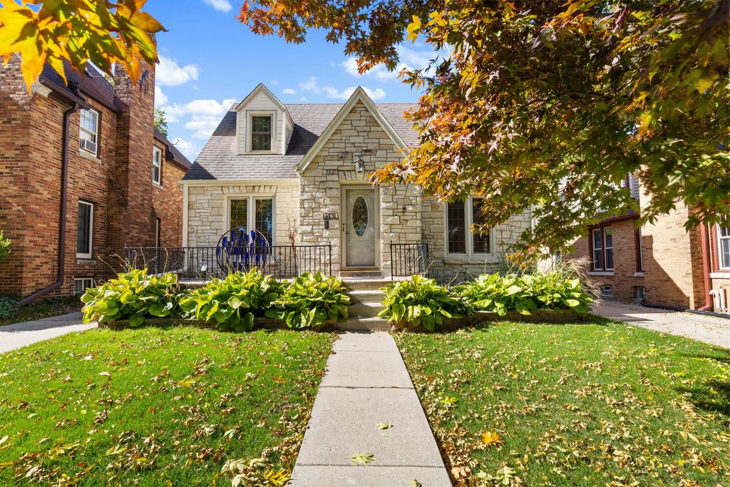 1431 S 85th St, West Allis